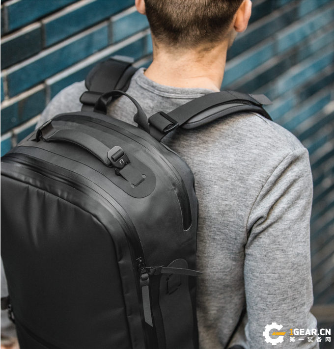 一个当多个用的Black Ember Citadel模块化背包  装逼硬实力