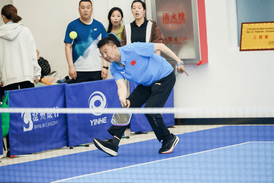 比赛现场气氛热烈